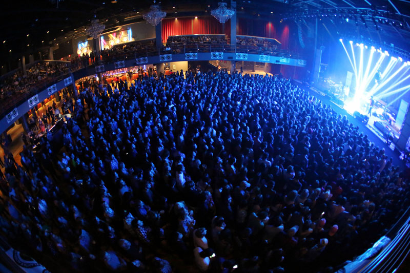 Coca Cola Roxy   Crowd Photo Credit Robb Cohen 